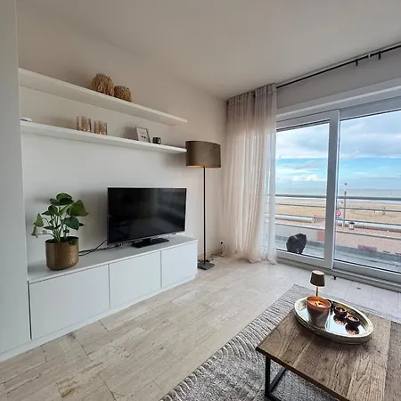 Appartement In Wenduine With Frontal Sea View *