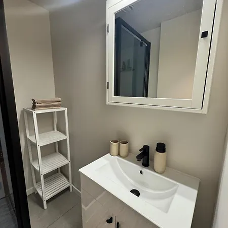 In Wenduine With Frontal Sea View Apartman Mellet