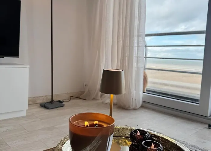 In Wenduine With Frontal Sea View Apartment *